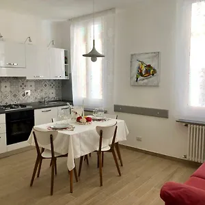 Apartment Temporary House De' Giudei